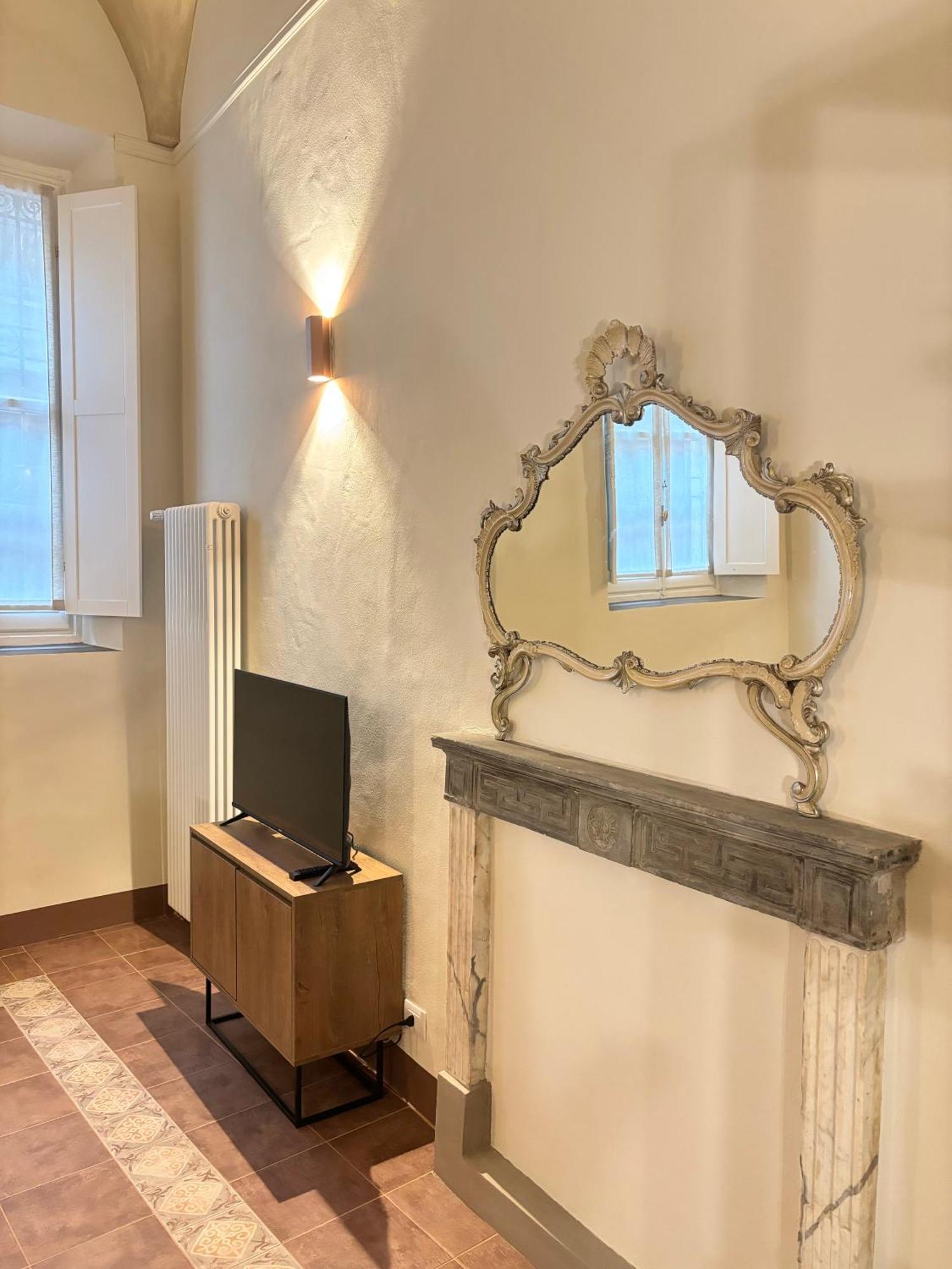 Appartamento L'Antica Colonna, In Centro Storico Parma Bagian luar foto